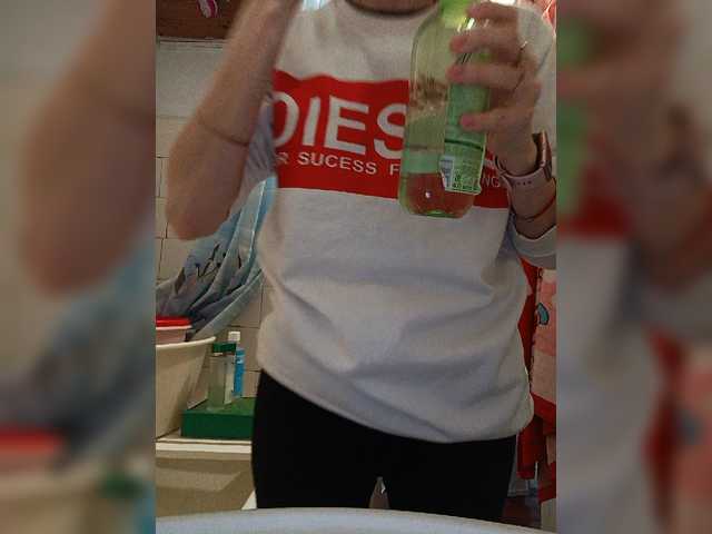 Live sex webcam photo for Alenushka888 #277346037