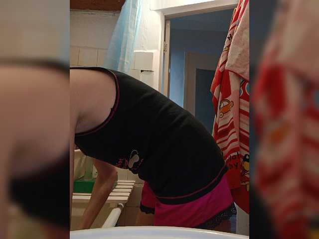 Live sex webcam photo for Alenushka888 #277399339