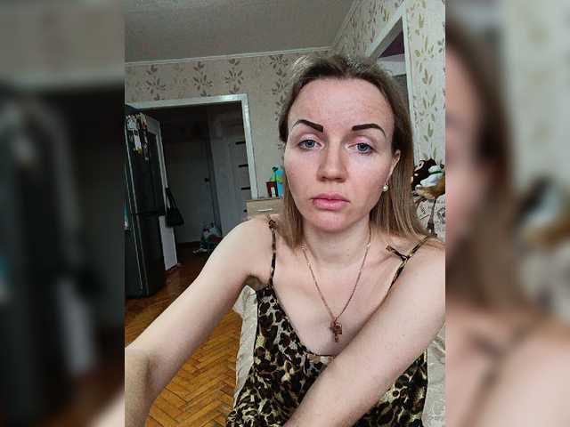 Live sex webcam photo for Alenushka888 #277528703