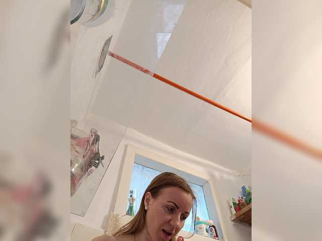 Live sex webcam photo for Alenushka888 #277587468