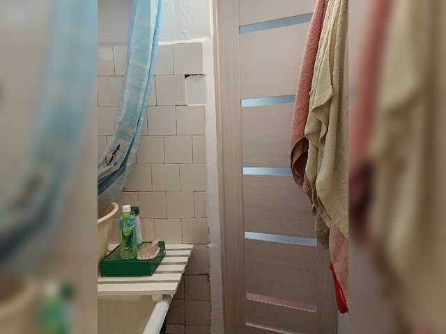 Live sex webcam photo for Alenushka888 #277619475