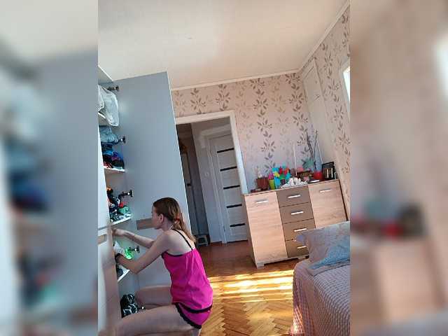 Live sex webcam photo for Alenushka888 #277643408