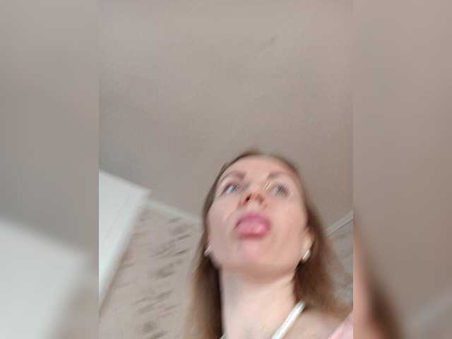 Live sex webcam photo for Alenushka888 #277649990