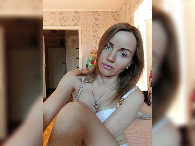 Live sex webcam photo for Alenushka888 #277749890