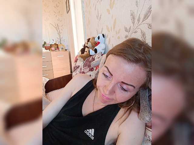 Live sex webcam photo for Alenushka888 #277823240