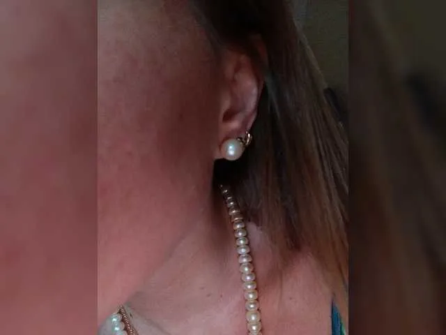 Live sex webcam photo for Alenushka888 #277849375