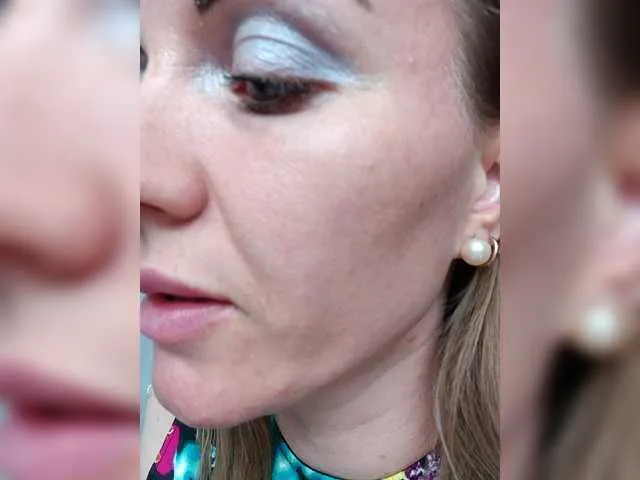 Live sex webcam photo for Alenushka888 #277939045