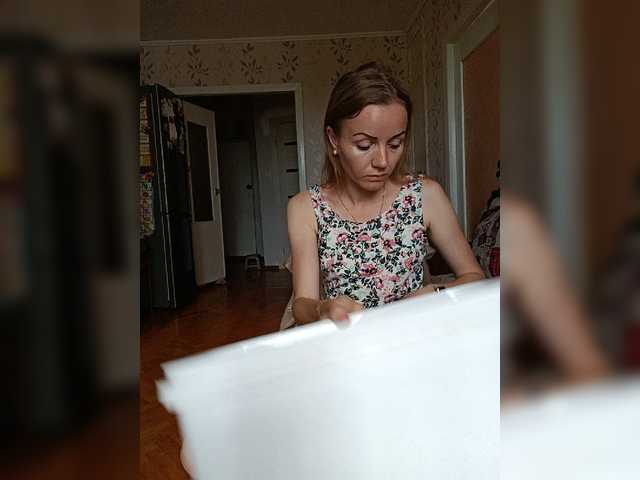 Live sex webcam photo for Alenushka888 #278037033