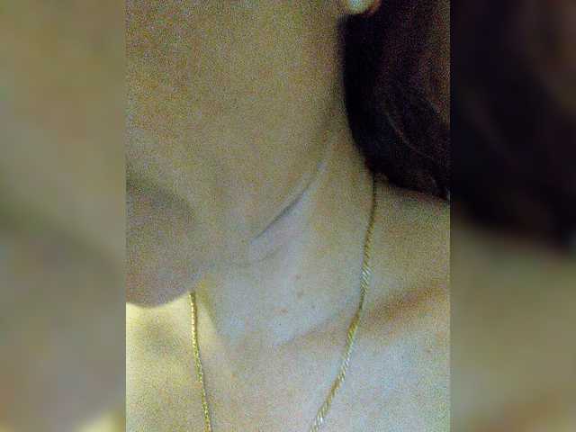 Live sex webcam photo for Alenushka888 #278039700