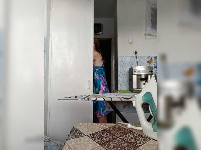 Live sex webcam photo for Alenushka888 #278075588