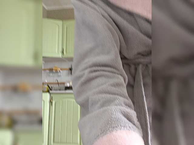 Live sex webcam photo for Alenushka888 #278114194