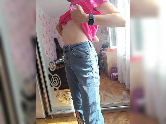 Live sex webcam photo for Alenushka888 #278152756