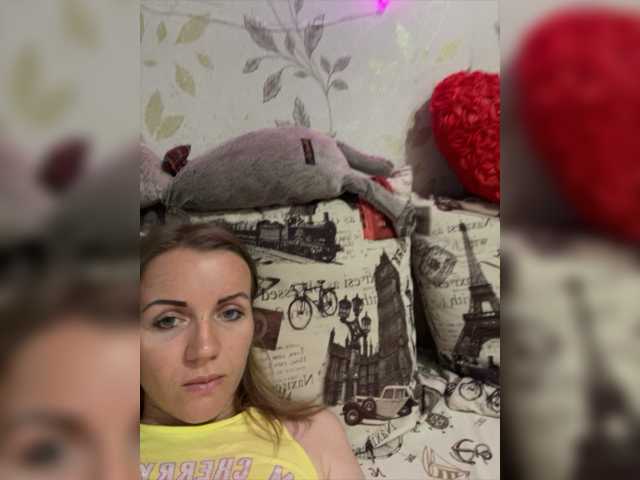 Live sex webcam photo for Alenushka888 #278172002