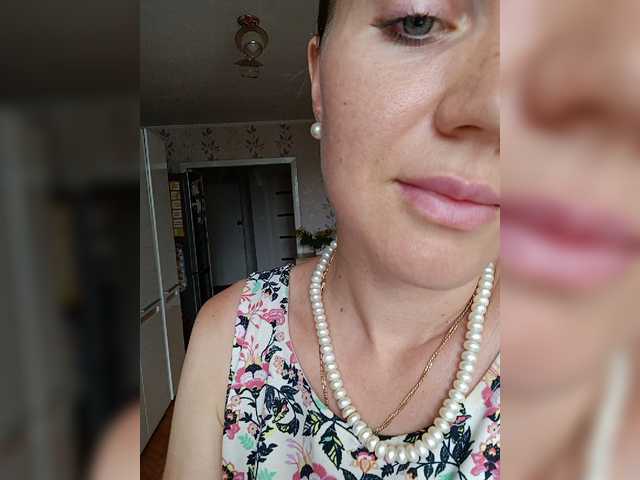 Live sex webcam photo for Alenushka888 #278228738