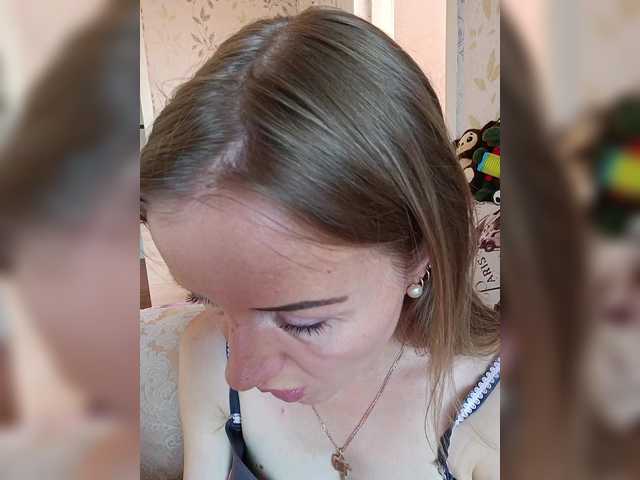 Live sex webcam photo for Alenushka888 #278285117