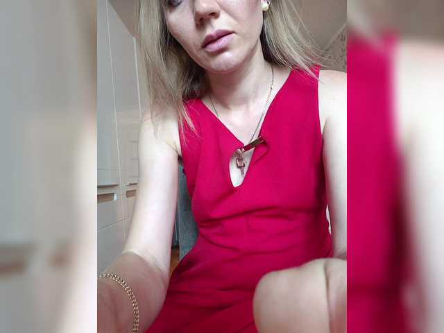 Live sex webcam photo for Alenushka888 #288090115