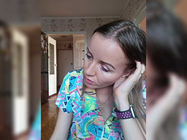 Live sex webcam photo for Alenushka888 #288465741