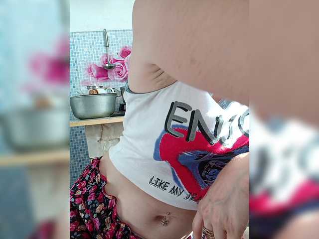 Live sex webcam photo for Alenushka888 #289331127