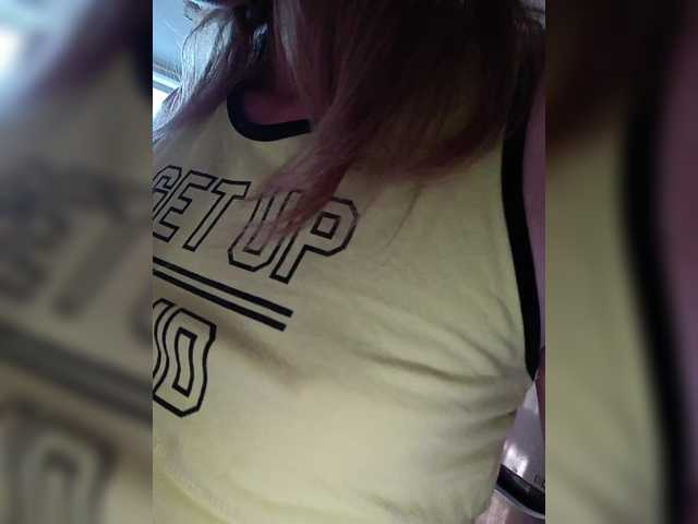 Live sex webcam photo for Alenushka888 #289579423