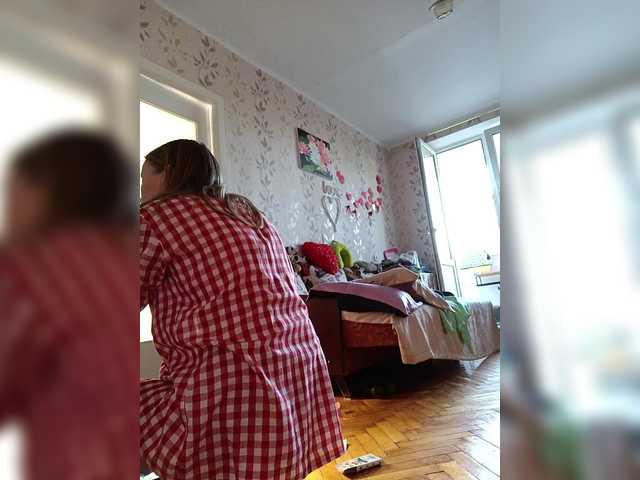 Live sex webcam photo for Alenushka888 #289620402