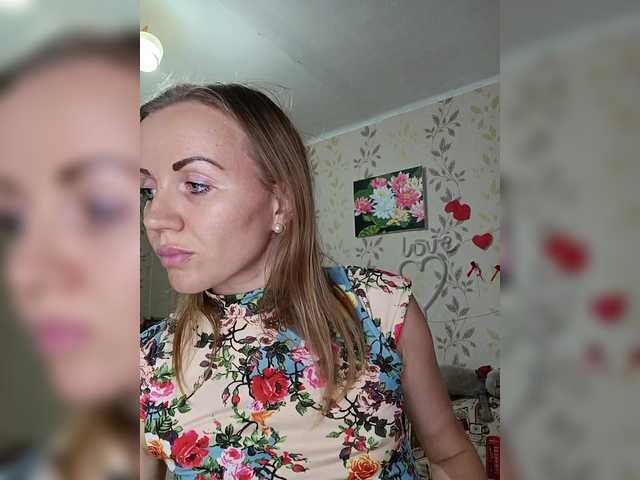 Live sex webcam photo for Alenushka888 #289743171