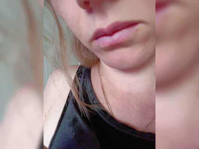 Live sex webcam photo for Alenushka888 #289763787