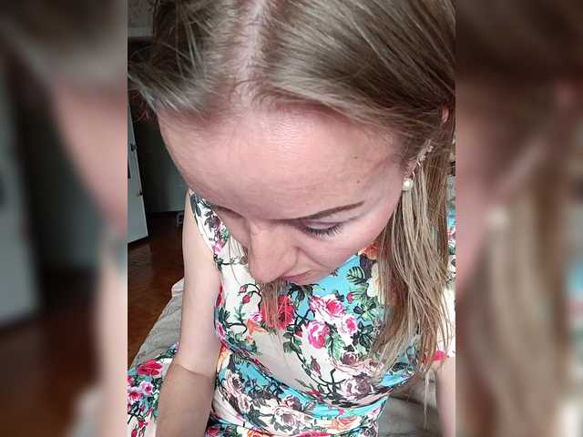 Live sex webcam photo for Alenushka888 #289853876