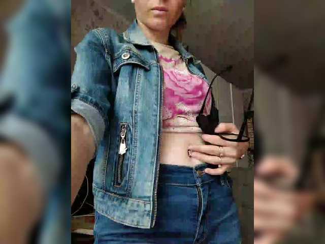 Live sex webcam photo for Alenushka888 #290013134