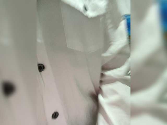 Live sex webcam photo for Alenushka888 #290135791