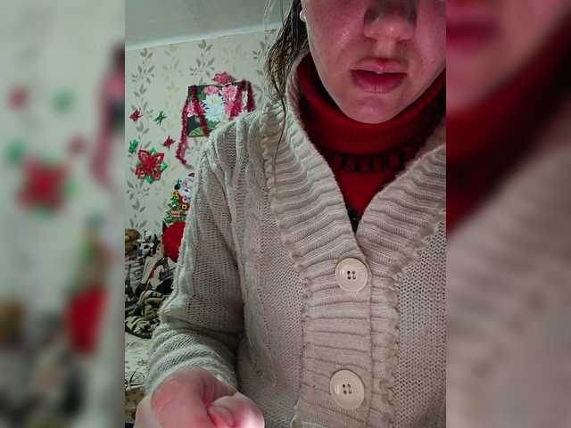 Live sex webcam photo for Alenushka888 #290272478