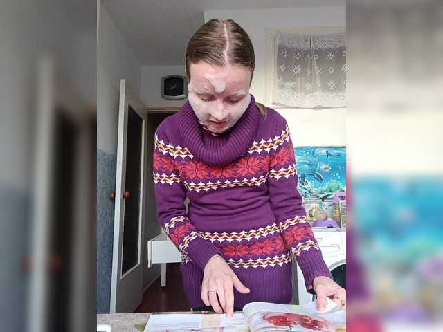 Live sex webcam photo for Alenushka888 #290285952