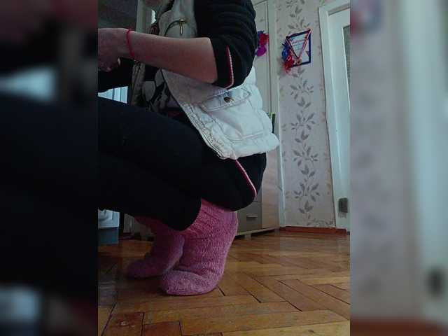 Live sex webcam photo for Alenushka888 #290306732