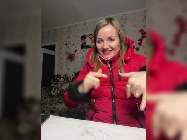 Live sex webcam photo for Alenushka888 #290328061