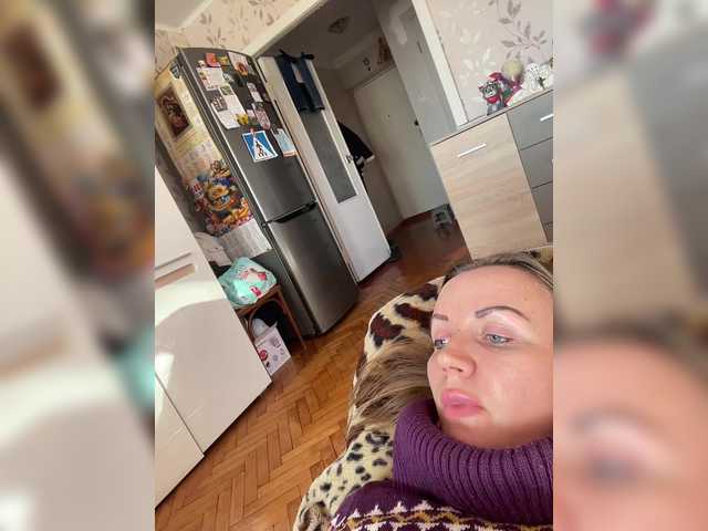 Live sex webcam photo for Alenushka888 #290335536