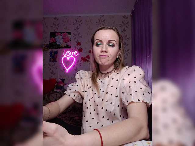 Live sex webcam photo for Alenushka888 #290441780