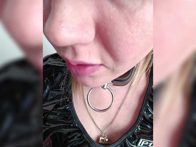 Live sex webcam photo for Alenushka888 #290548839