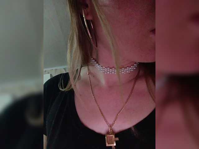 Live sex webcam photo for Alenushka888 #290631225