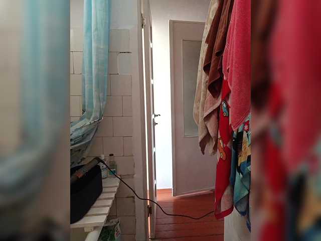 Live sex webcam photo for Alenushka888 #290634869