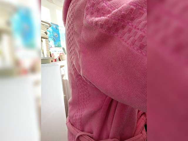 Live sex webcam photo for Alenushka888 #290641148