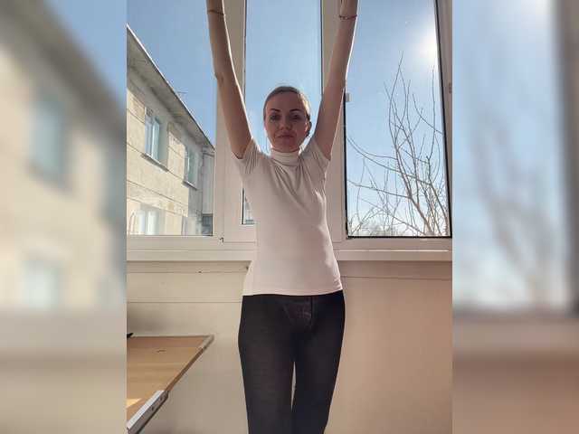 Live sex webcam photo for Alenushka888 #290642512