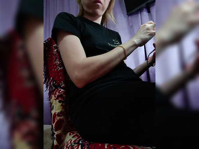 Live sex webcam photo for Alenushka888 #290746146