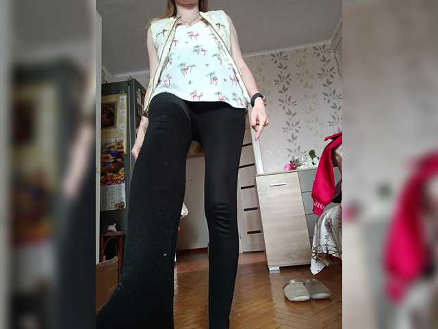 Live sex webcam photo for Alenushka888 #290805095