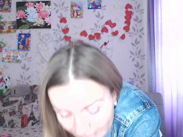 Live sex webcam photo for Alenushka888 #290819552