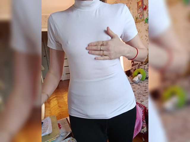 Live sex webcam photo for Alenushka888 #290846034