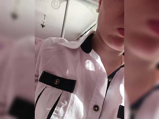 Live sex webcam photo for Alenushka888 #290882088