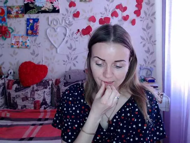 Live sex webcam photo for Alenushka888 #290889144