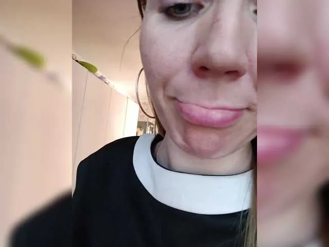 Live sex webcam photo for Alenushka888 #290964268