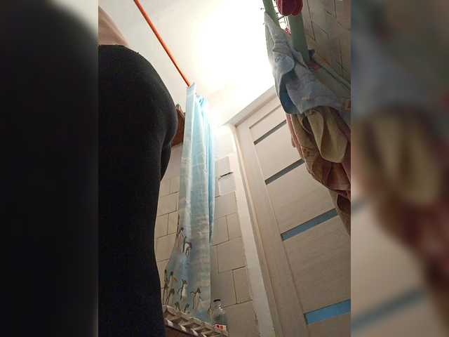 Live sex webcam photo for Alenushka888 #291137253