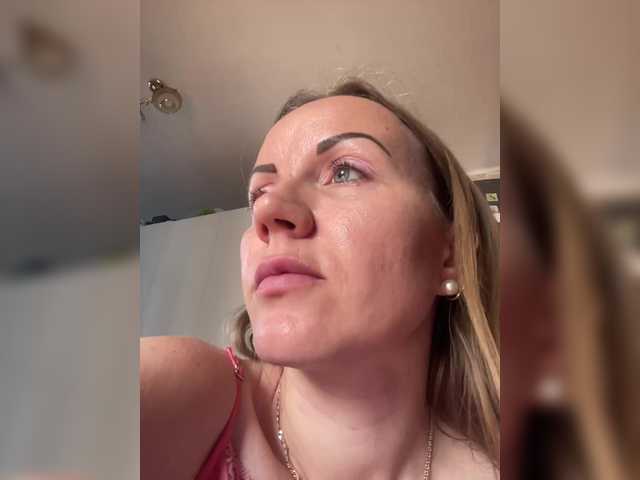 Live sex webcam photo for Alenushka888 #291197699