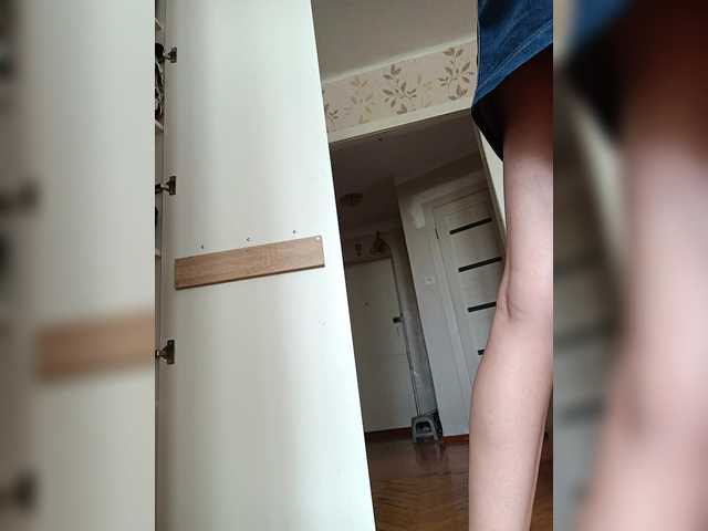 Live sex webcam photo for Alenushka888 #291399357